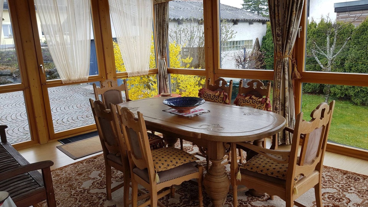Braeunlingen Apartment | Ferienwohnung Moni, 90qm, 1 Schlafzimmer, 1 Wohn-/Schlafzimmer, Wintergarten, max. 4 Personen