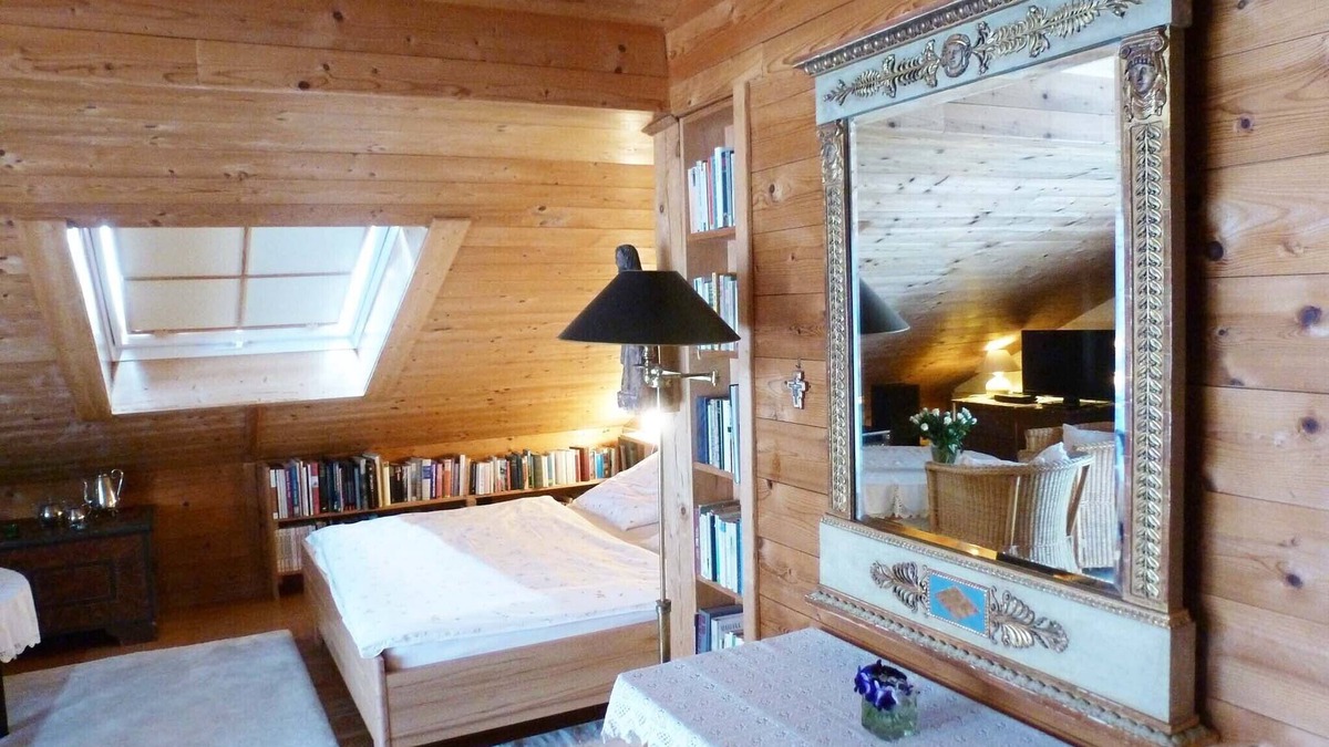 Hoslwang Apartment | Ferienwohnung Ost, 40 qm Dachgeschoss, 1 Kombiniertes Wohn- und Schlafzimmer