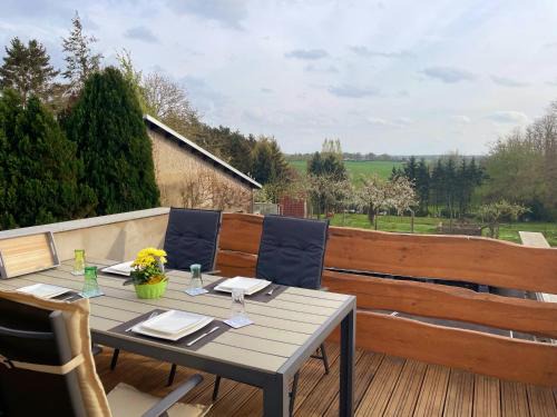 Mallentin Apartment | Ferienwohnung Pfotenglück nahe Ostsee mit atemberaubender Dachterrasse & Gartenblick