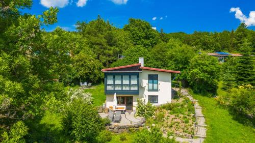 Fladungen Apartment | Ferienwohnung Rhönchalet und TBund