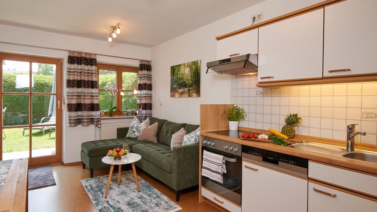 Hoslwang Apartment | Ferienwohnung "Rosenduft", 58 qm, Erdgeschoss, 1 separates Schlafzimmer, Südseite mit Terrasse