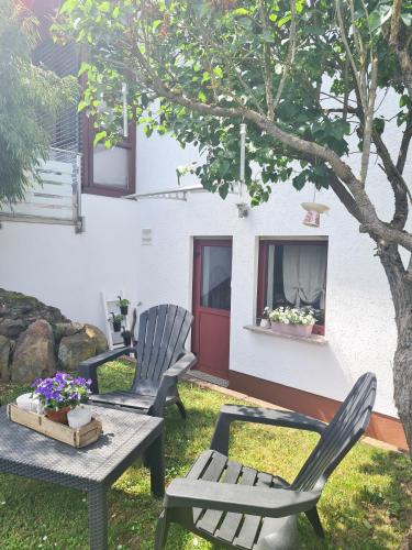 Niederwald Apartment | Ferienwohnung Rote Tür - Landleben pur!