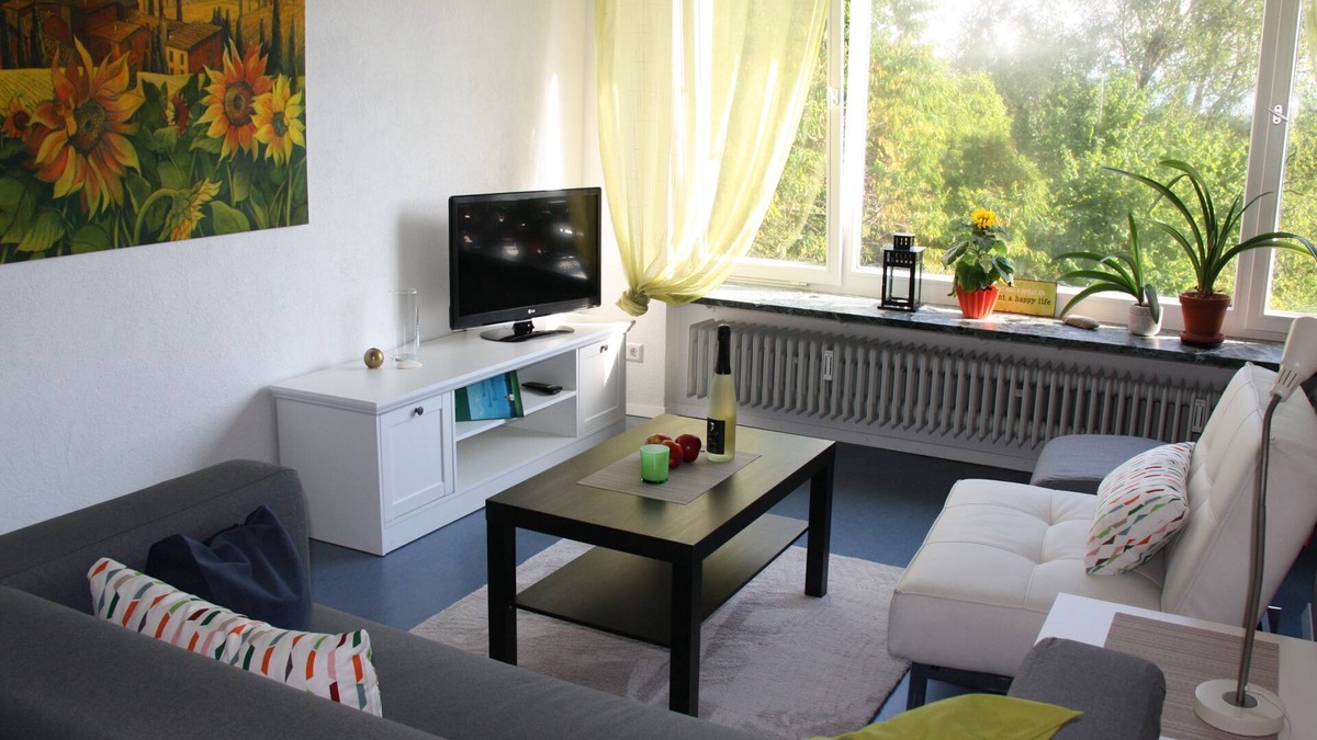 Ailingen Apartment | Ferienwohnung "Sonnenblume", 72qm, 2 Schlafzimmer, max. 4 Personen