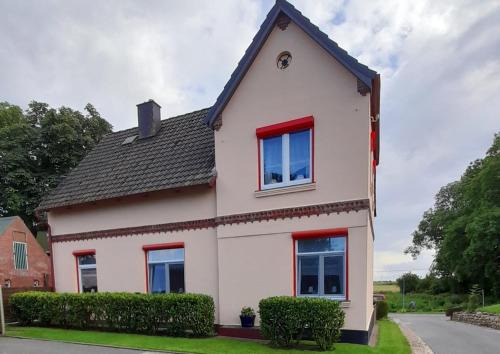 Woehrden Apartment | Ferienwohnung Sauer