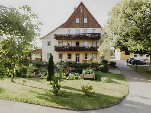 Kalberbronn Apartment | Ferienwohnung Schaible
