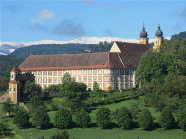 Stainz Apartment | Ferienwohnung Schlossblick 2 oder 5