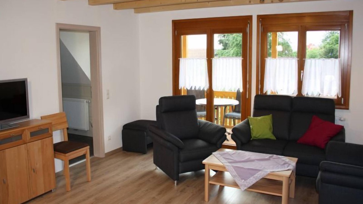 Neuried Apartment | Ferienwohnung Schwarzwaldblick mit 65 qm, 2 Schlafzimmer, für maximal 5 Personen