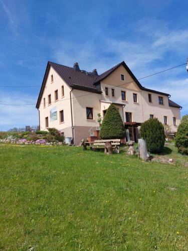 Neulehn Apartment | Ferienwohnung Seifert