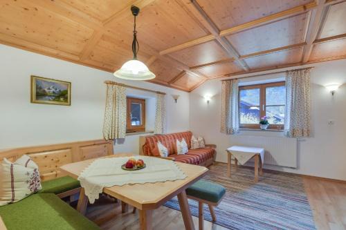 Wackersberg Apartment | Ferienwohnung Sommerwind