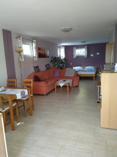 Weisbrunn Apartment | Ferienwohnung Sonne 11