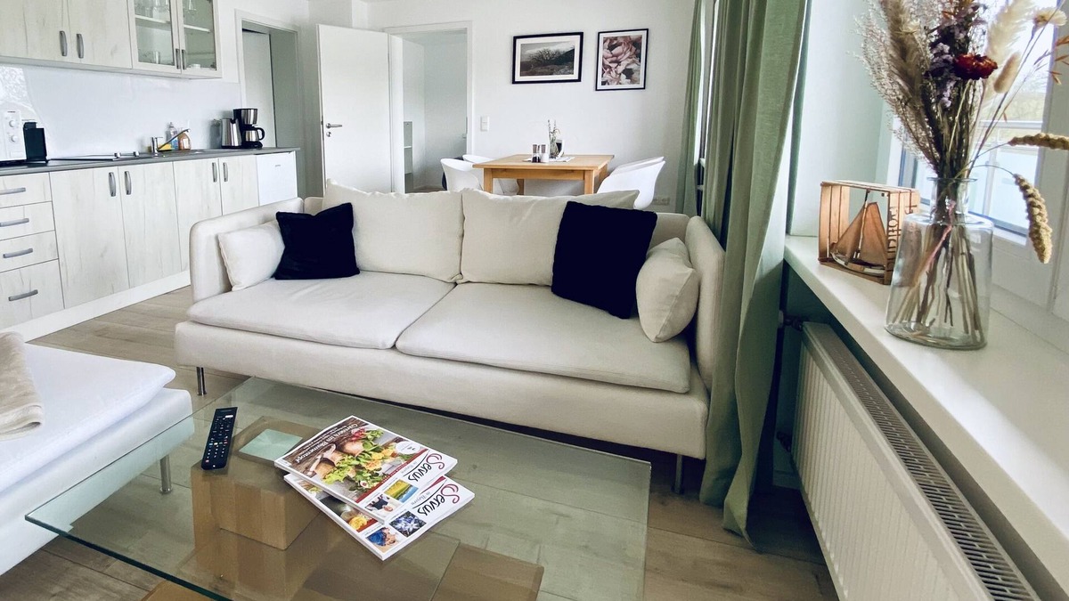 Seeon-Seebruck Apartment | Ferienwohnung Sundowner, 40 qm, 1 Sep. Schlafzimmer mit Balkon