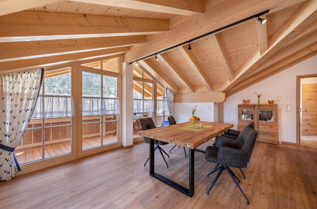 Farchant Apartment | Ferienwohnung Susi im Neubau