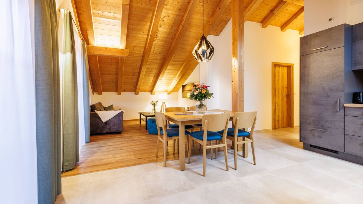 Grabenstatt Apartment | Ferienwohnung Taubennest 80 qm