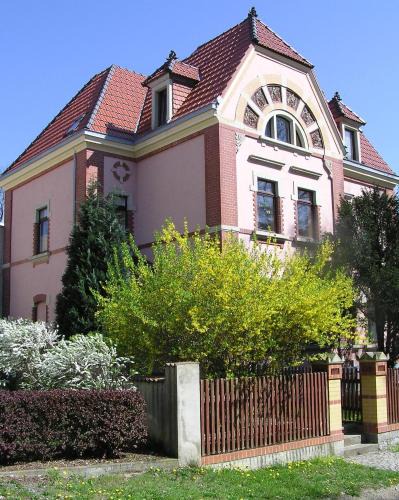 Koenigsbrueck Apartment | Ferienwohnung und Pension "Zur Aue"