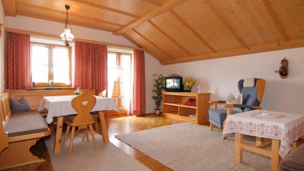 Bad Feilnbach Apartment | Ferienwohnung Wendelstein bis 4 Personen, 75 qm, 2 Sep. Schlafräume, Balkon