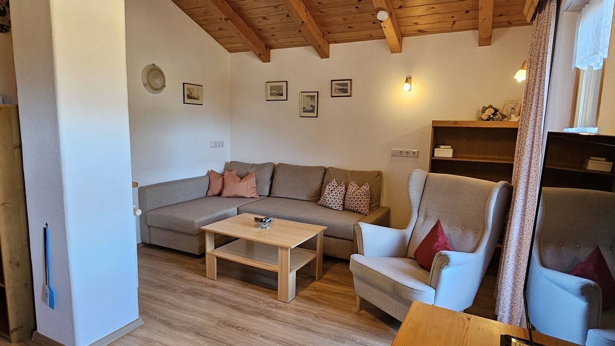 Inzell Apartment | Ferienwohnung Zuahaisl für 4 Personen, 2 Schlafzimmer mit Balkon, 70 m²