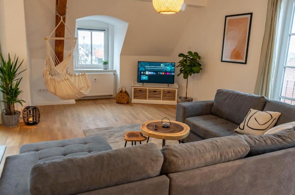 Mering Apartment | Ferienwohnung "Zugspitze" - 95qm Maisonette in Mering Zentrum
