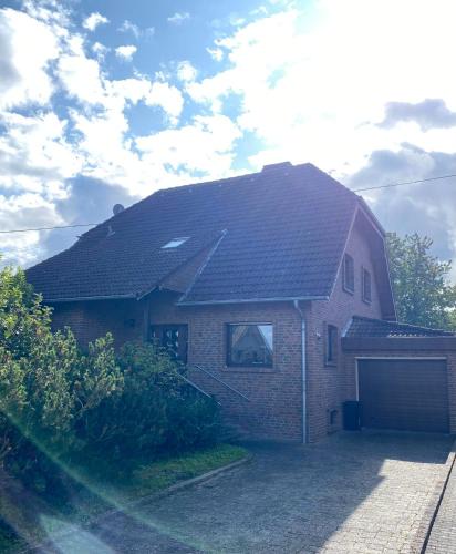 Dollendorf House | Ferienwohnungen Burgstraße 8