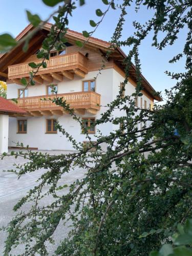 Endlhausen Apartment | Ferienwohnungen Familie Sappl