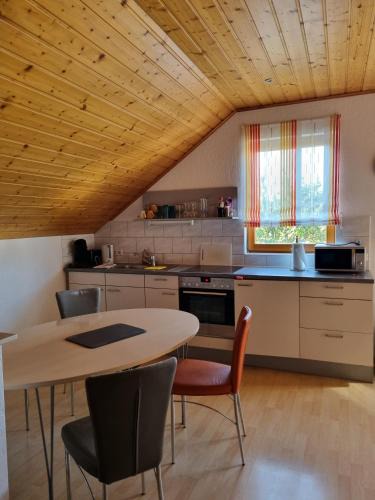 Minfeld Apartment | Ferienwohnungen Hock