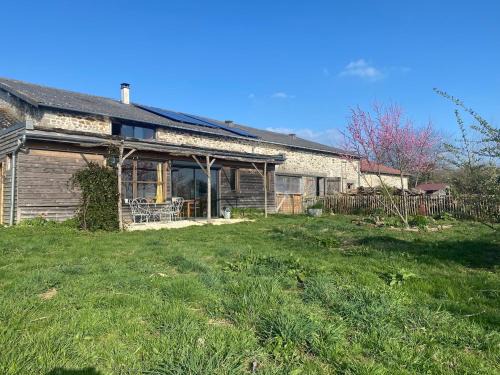 Saint-Junien-les-Combes House | Ferme écologique