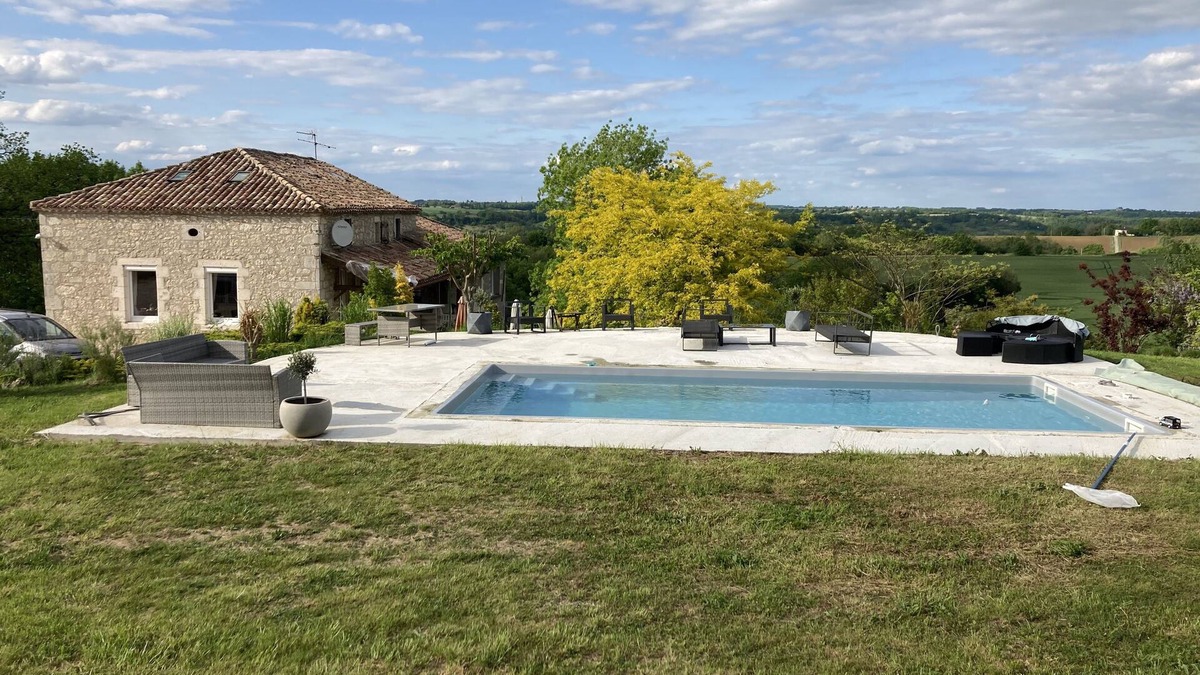 Castelsagrat House | Ferme Contemporaine Avec Piscine Chauffé en Pleine Campagne