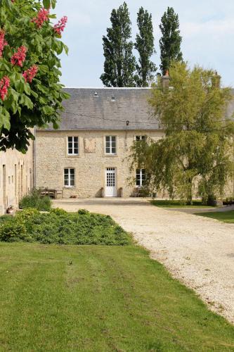 Asnieres-en-Bessin Bed & Breakfast | Ferme Hay Day