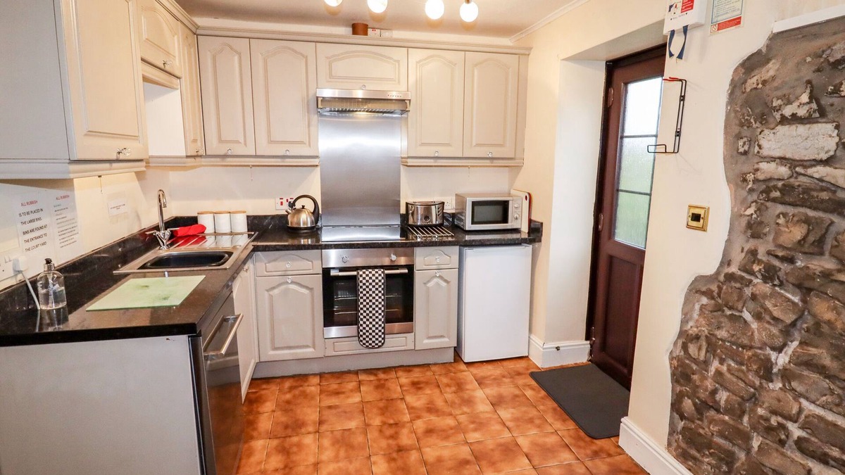 Nantgarw Cottage | Fern Cottage