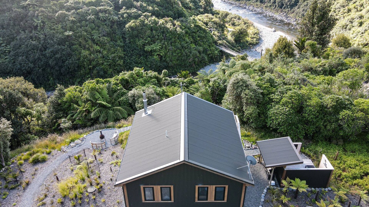 Tararua Forest Park House | Fern Valley Cabin - Native Bush Retreat in Otaki Gorge