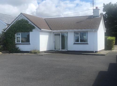 Derrybeg House | Fernfield Cottage
