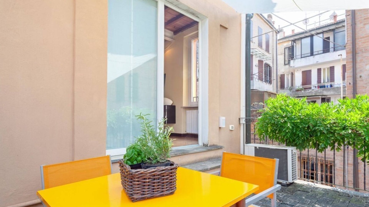 Ferrara Historic Centre Apartment | Ferrara Lilac Casa dell'Archivòlto with Garage