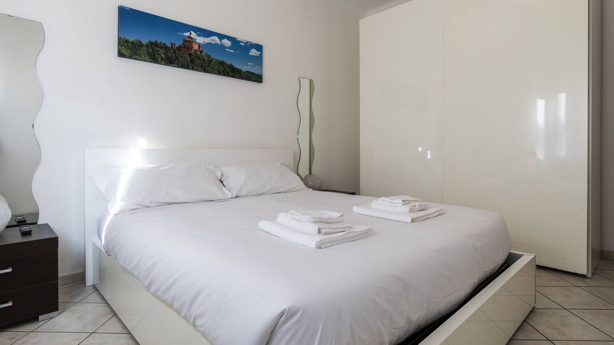 Bologna Fiere District Apartment | Ferrarese 160/2 - One Bedroom Apartment, Sleeps 2