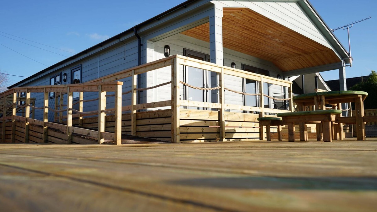 Brundall Cottage | Ferry Lodge - Norfolk Broads
