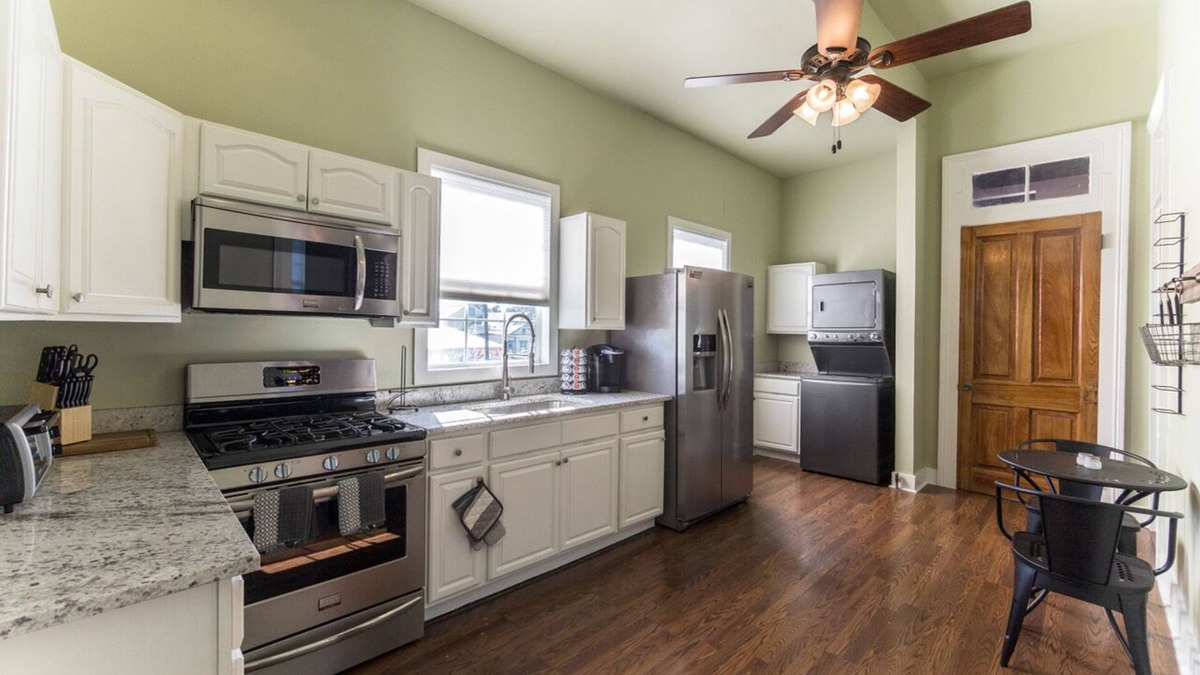 Esplanade Ridge Apartment | Festival Central - 1 Bed w Sleeper Sofa Balcony, Mid-City, NOLA