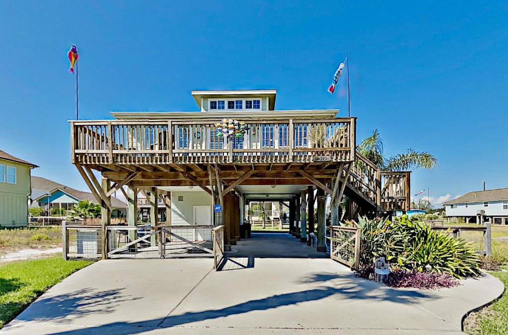 Rockport House | Festive Beach Retreat
