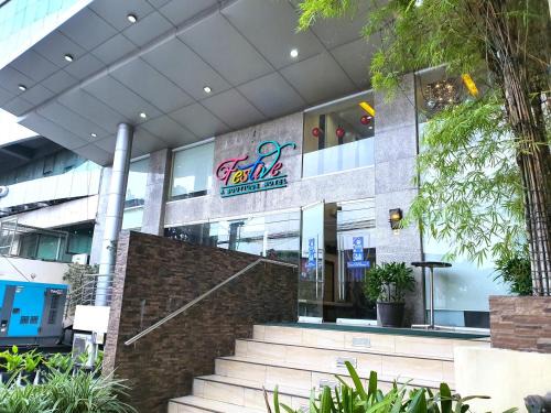 Palanan Hotel | Festive Hotel Makati