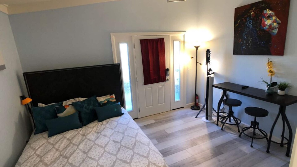 East San Mateo Apartment | Fetching cozy studio close to everything