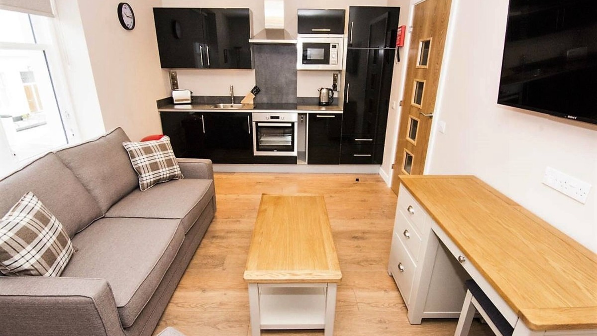 Lerwick Apartment | Fethaland - sleeps 4 guests in 1 bedroom- Double sofa bed in living area