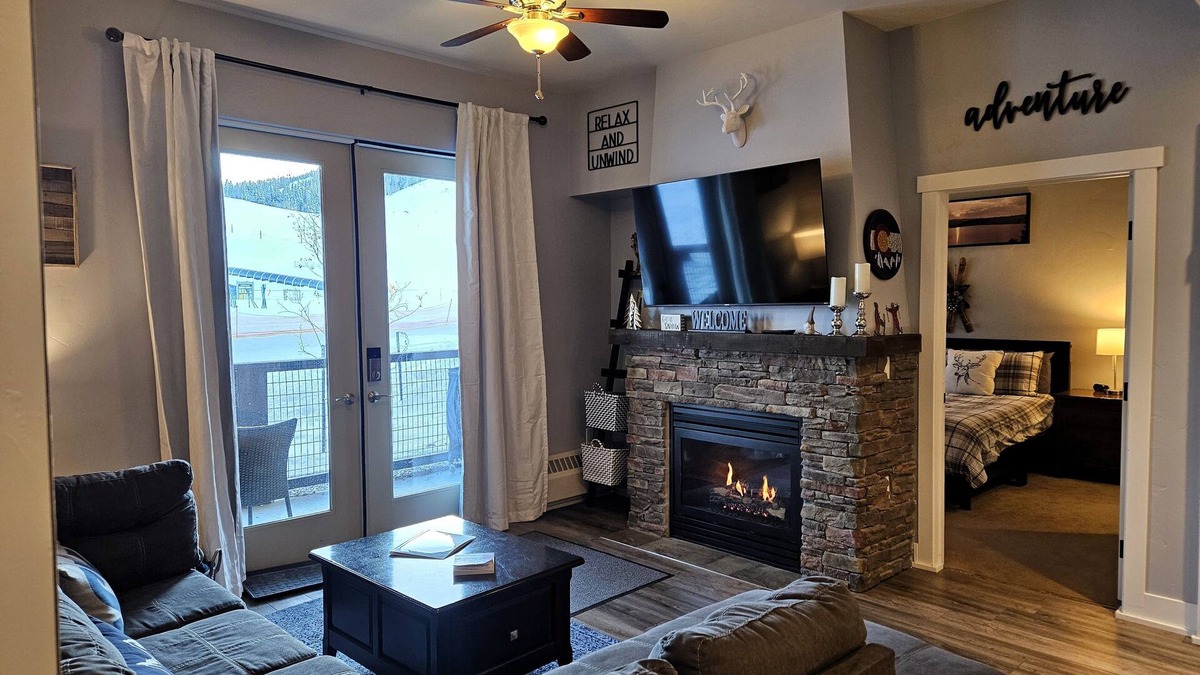 Silvercreek Condo | Few Steps to Lift: Cozy Ski-In/Ski-Out 2bed/2bath Condo in Basecamp, AC in 1BR