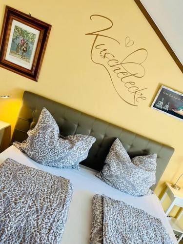Bad Griesbach-Therme Apartment | FeWo 58 - Appartement im Rottalblick - Helle Kuschelecke genießen mit Bademantelgang zur Therme, TV und Stellplatz im Haus