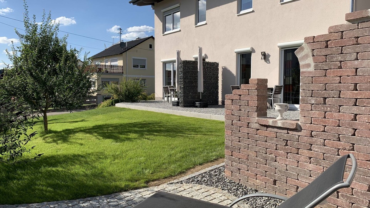 Langenneufnach House | FeWo ABENDROT - Beautiful semi-detached house between Legoland and Skylinepark