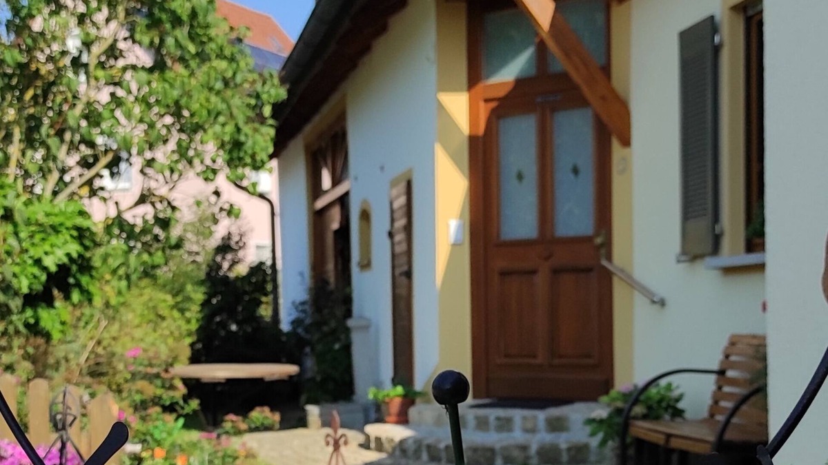 Hallerndorf Apartment | Fewo - Aischblick . ihr Gastgeber mit Herz !