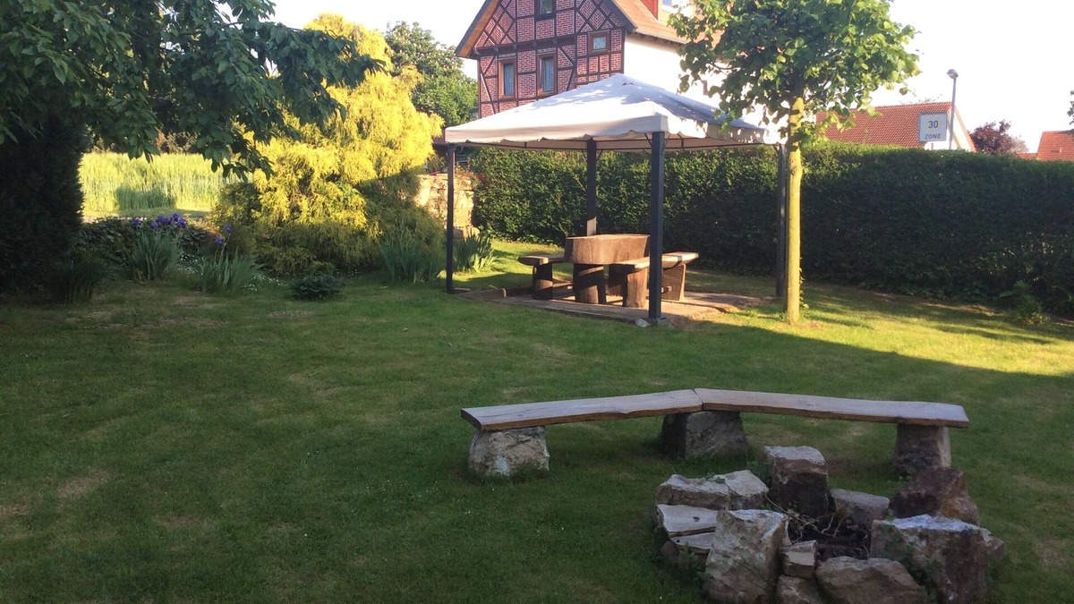 Friedrichsfeld Apartment | FeWo am Reinhardswald "Eichenlaub" Experience northern Hesse with family and dog Sauna