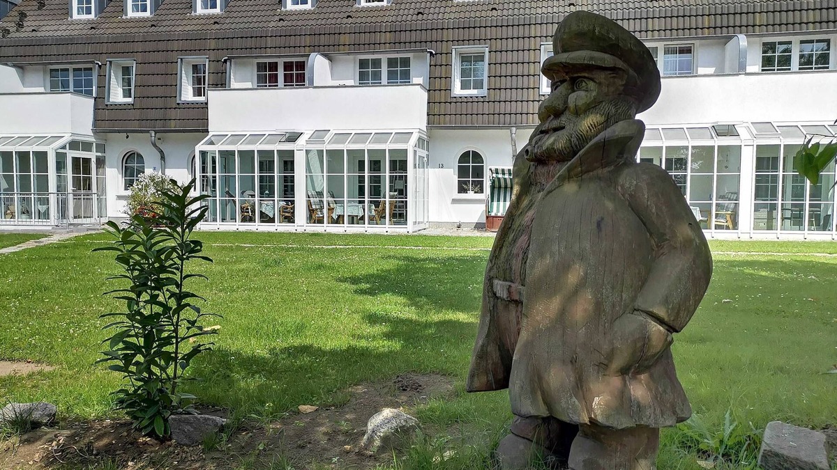 Wischuer Apartment | Fewo Freya in der Ostseeresidenz Gendarm - Fewo freya mit Wintergarten und Großen Garten Nahe der