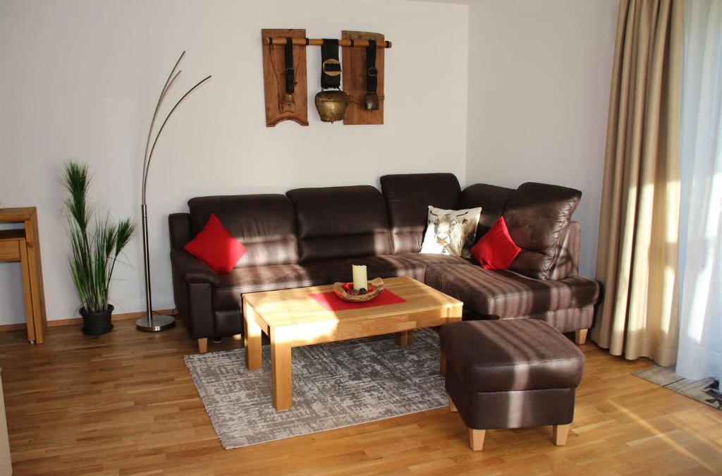 Kalzhofen Apartment | FeWo Glockenstüble mit Schwimmbad und Sauna