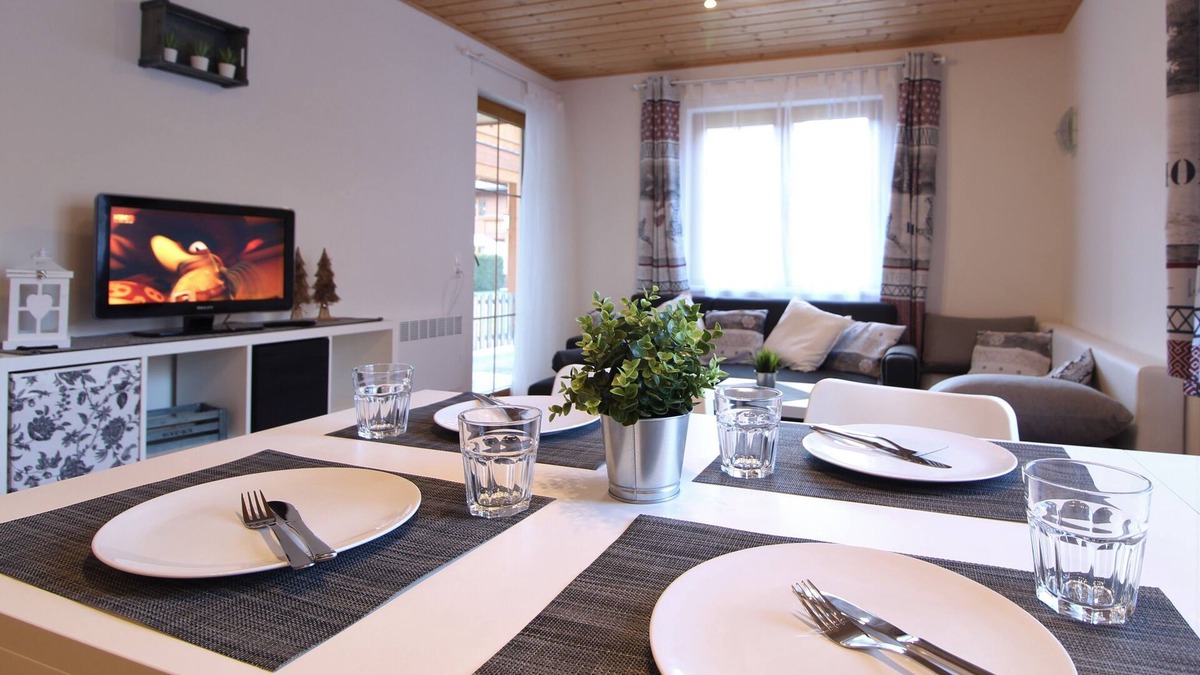 Untertschern Apartment | FeWo GRIASS EICH 50 m from the slopes GRIASS EICH Ski-to-door Apartment by Isa Bad