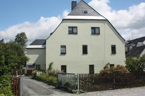 Ehrenfriedersdorf Apartment | FEWO Loos