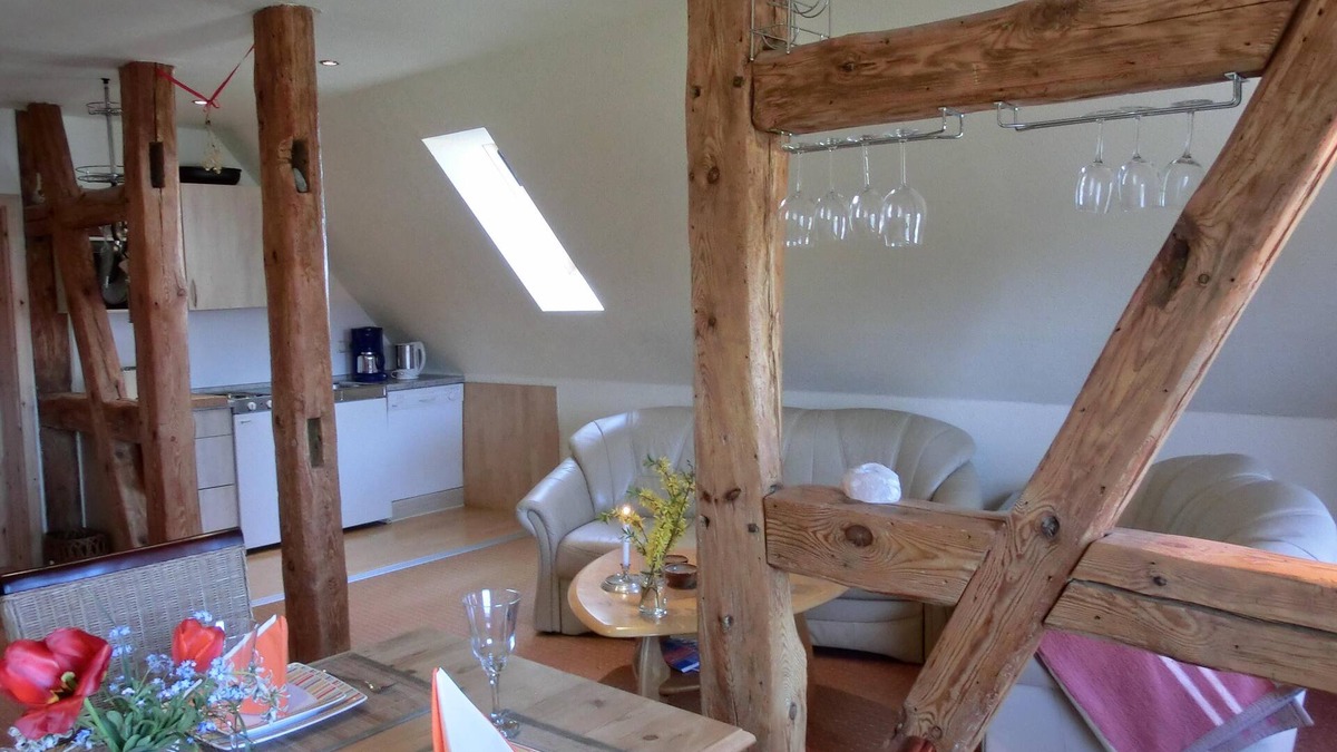 Hirschburg Apartment | Fewo mit 2 Sep. Schlafzimmern für 6 Personen Gegenüber der "bernsteinreiter"