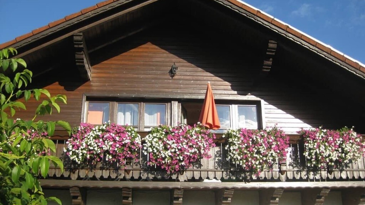 Waldmuenchen Apartment | Fewo mit großem Garten mit zwei Terrassen, Liegewiese und Grillmöglichkeit