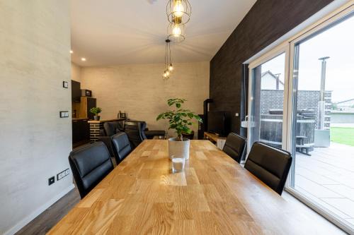 Wendisch Rietz Apartment | Fewo River I Familienfreundlich I großer Garten I inkl Badefass I Kamin I Spielplatz
